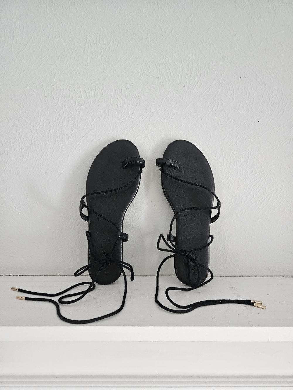 NWOT Universal Thread Ivana Lace Up Sandals- Black